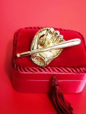 Vintage Best Baseball Glove & Bat Brooch Pendant Two Tone 3D Pin